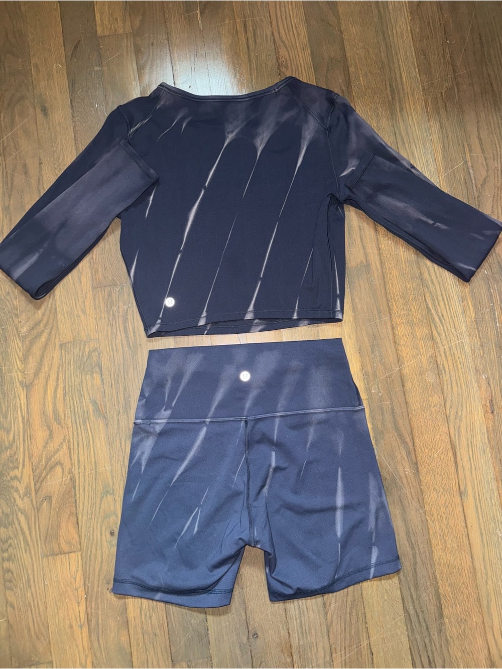Wundertrain Lululemon Active LS Crop Top & High-Waist Bike Shorts Set - Navy